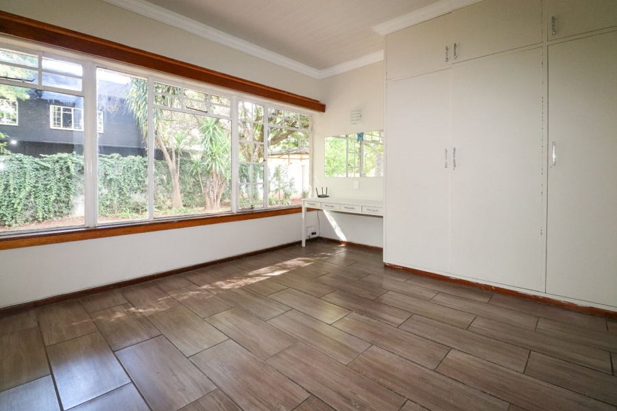 To Let 4 Bedroom Property for Rent in Flamwood North West